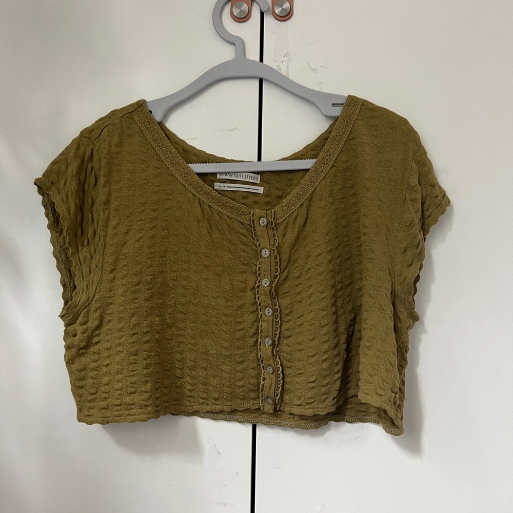Camo-green/brownish crop top